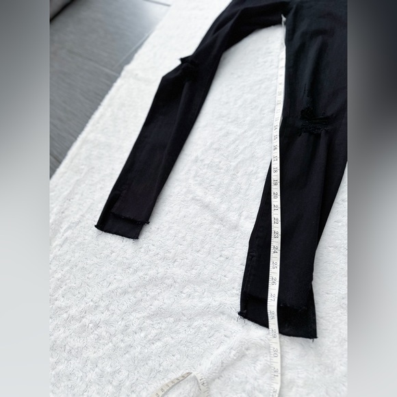 FRAME Le Skinny de Jeanne Mid-Rise Raw-Edge Step Hem Jeans - Picture 9 of 11